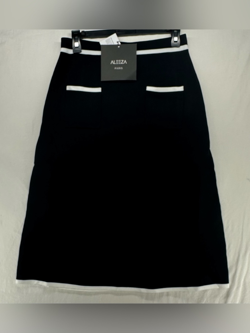 Aleeza Paris Black Knit Pencil Skirt Stretch White Trim Knee Length Pocket Sz S